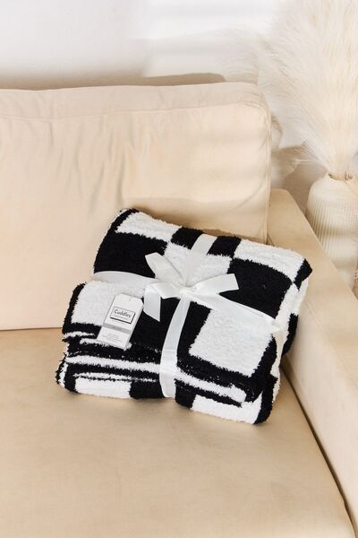 Cozy Checkered Throw Blanket