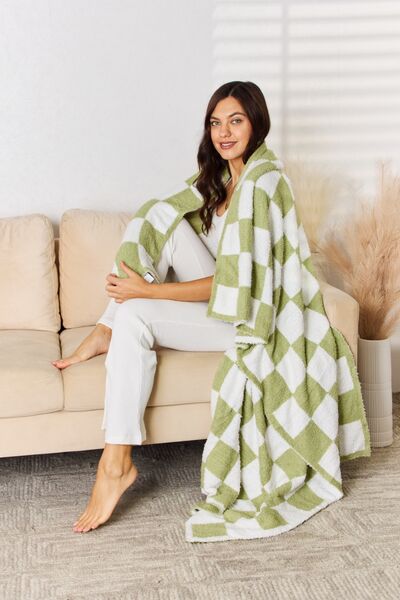 Cozy Checkered Throw Blanket