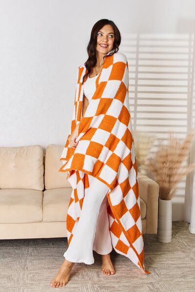 Cozy Checkered Throw Blanket