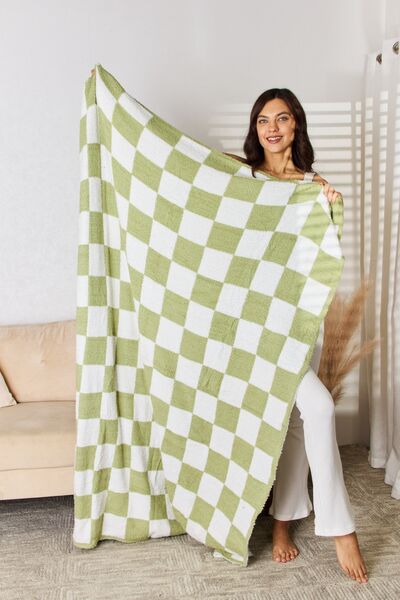 Cozy Checkered Throw Blanket