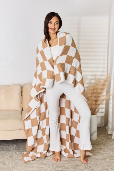 Cozy Checkered Throw Blanket