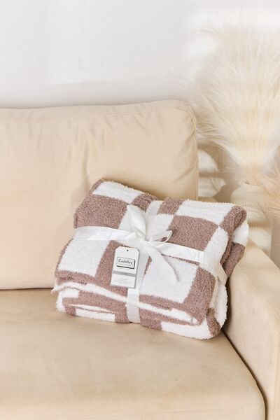 Cozy Checkered Throw Blanket