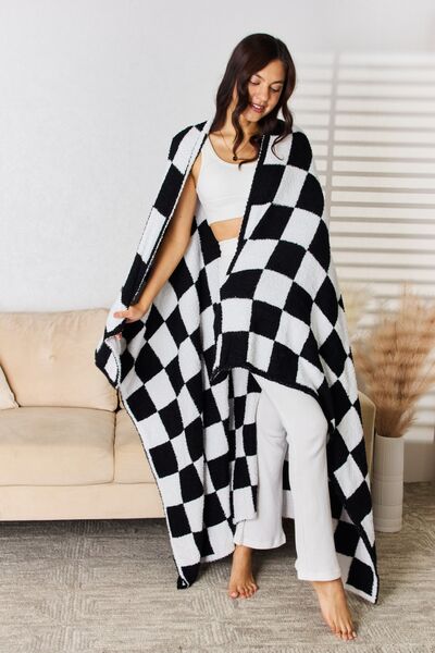 Cozy Checkered Throw Blanket