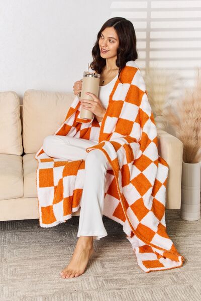 Cozy Checkered Throw Blanket